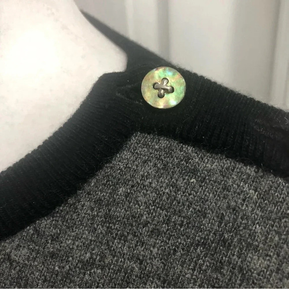 Gloria Sachs 100% Cashmere Vintage Button Crewneck Sweater Medium - Picture 3 of 9